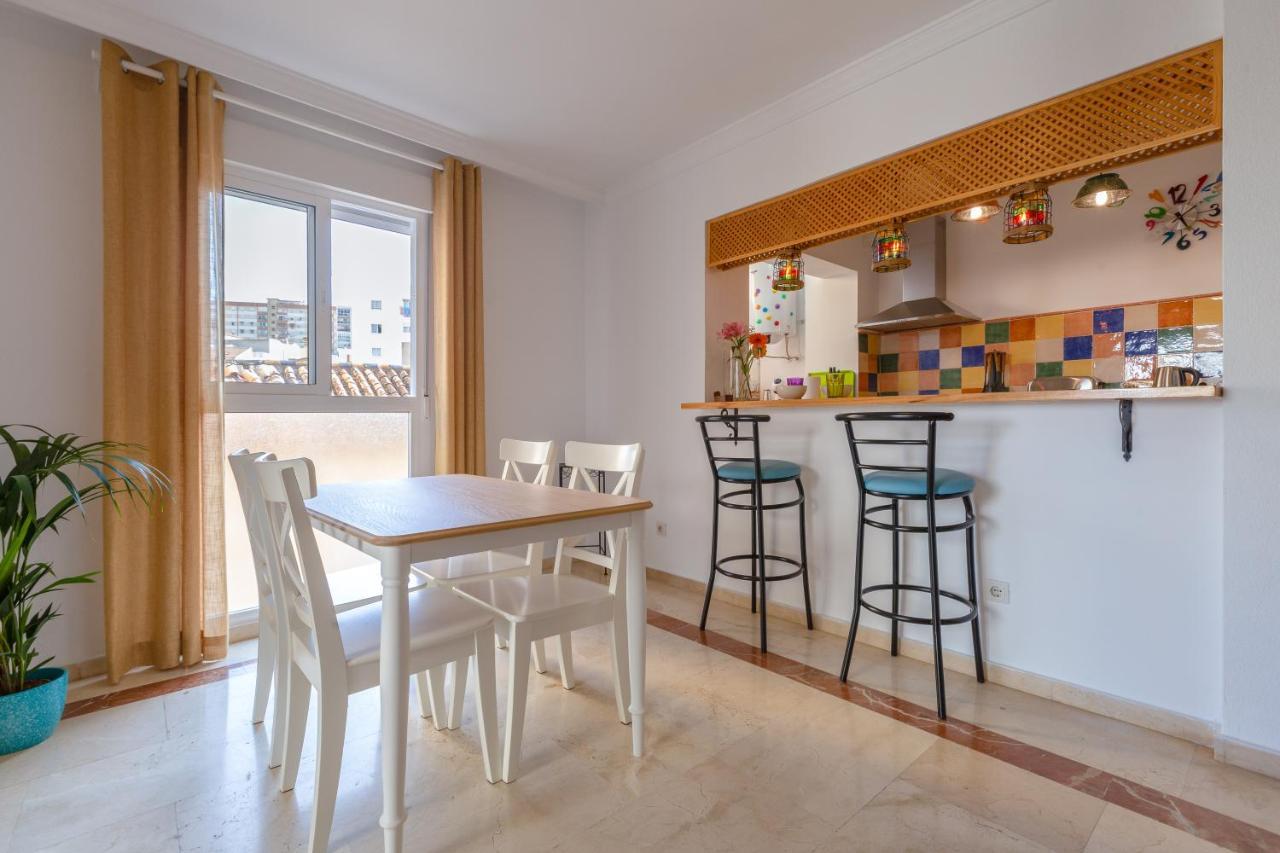 Luminoso Apartamento De Dos Habitaciones Con Terraza Y Parking En El Centro Málaga Exterior foto