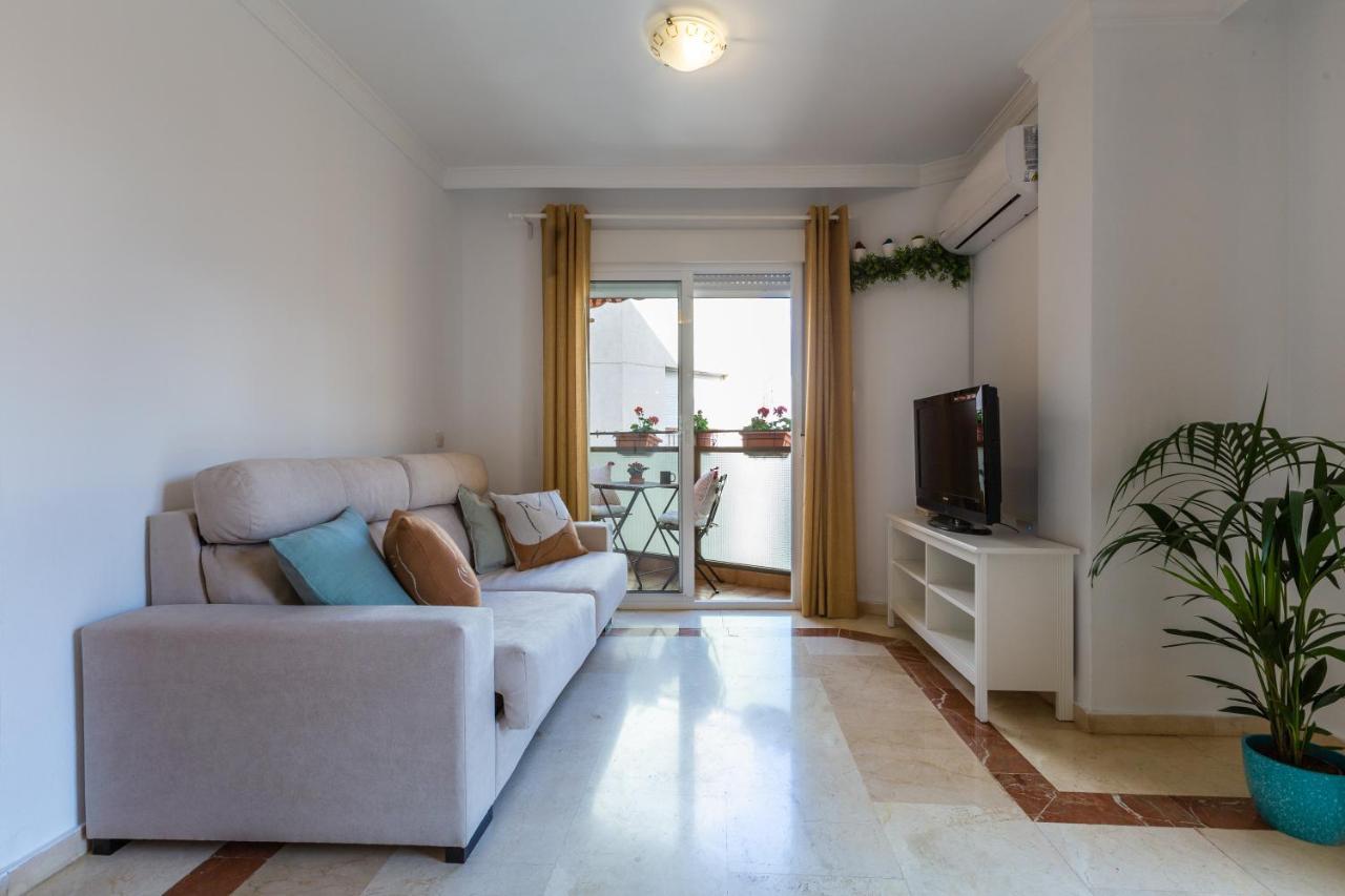 Luminoso Apartamento De Dos Habitaciones Con Terraza Y Parking En El Centro Málaga Exterior foto