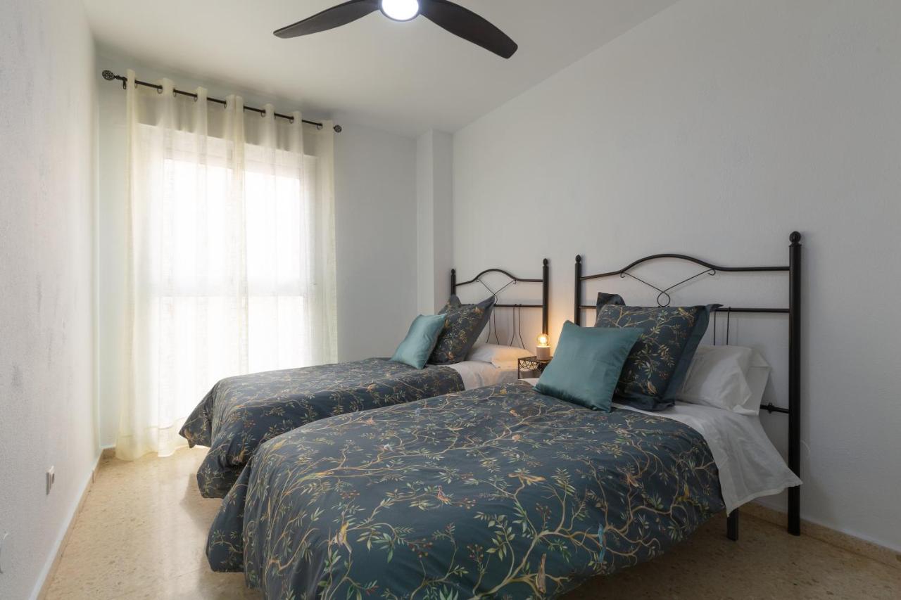 Luminoso Apartamento De Dos Habitaciones Con Terraza Y Parking En El Centro Málaga Exterior foto