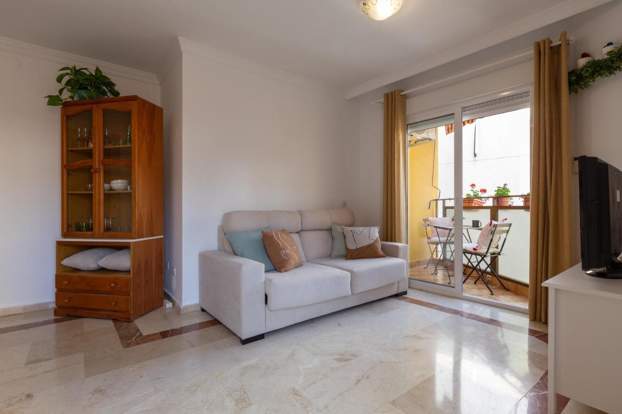 Luminoso Apartamento De Dos Habitaciones Con Terraza Y Parking En El Centro Málaga Exterior foto